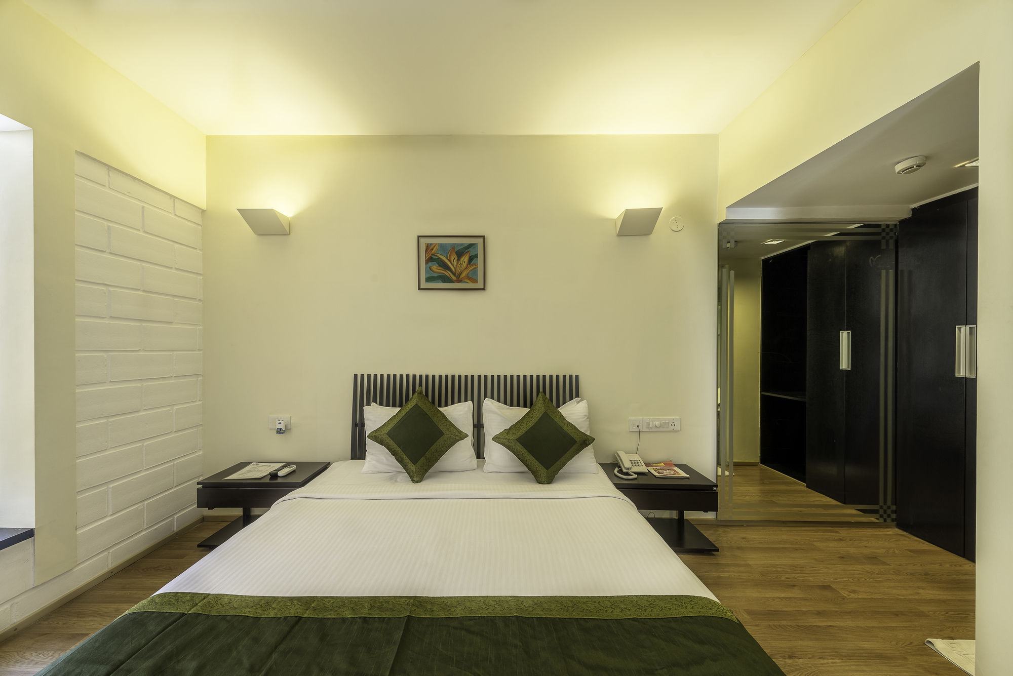Treebo Trend Spektrum Suites Майсуру Екстер'єр фото